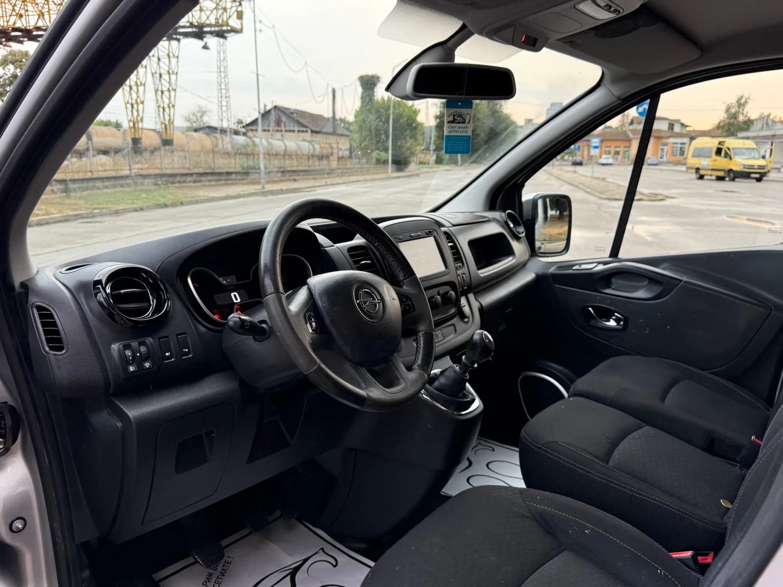 Opel Vivaro 1.6CDTI L2H1 — снимка 8 от 14