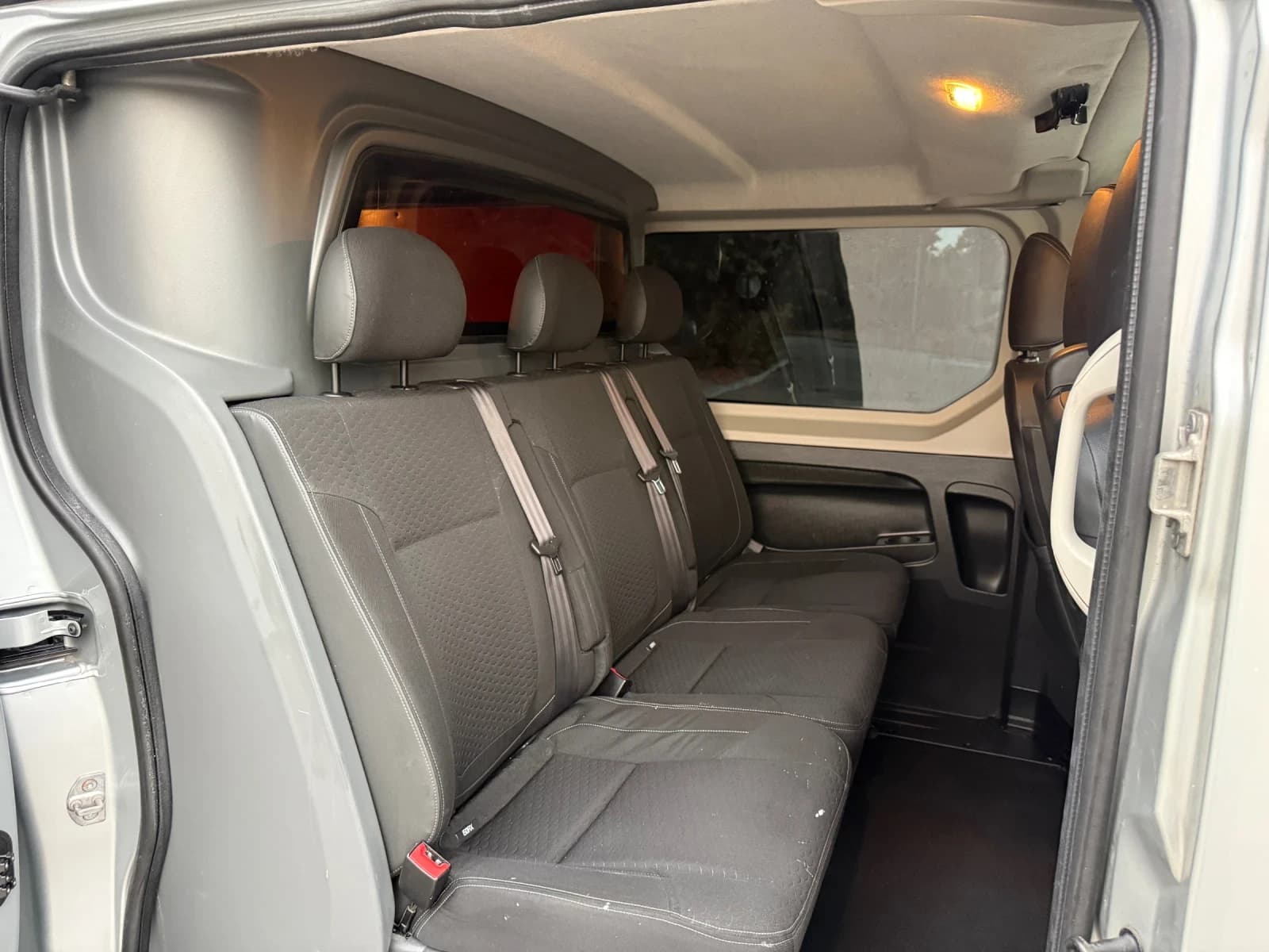 Opel Vivaro 1.6CDTI L2H1 — снимка 12 от 14